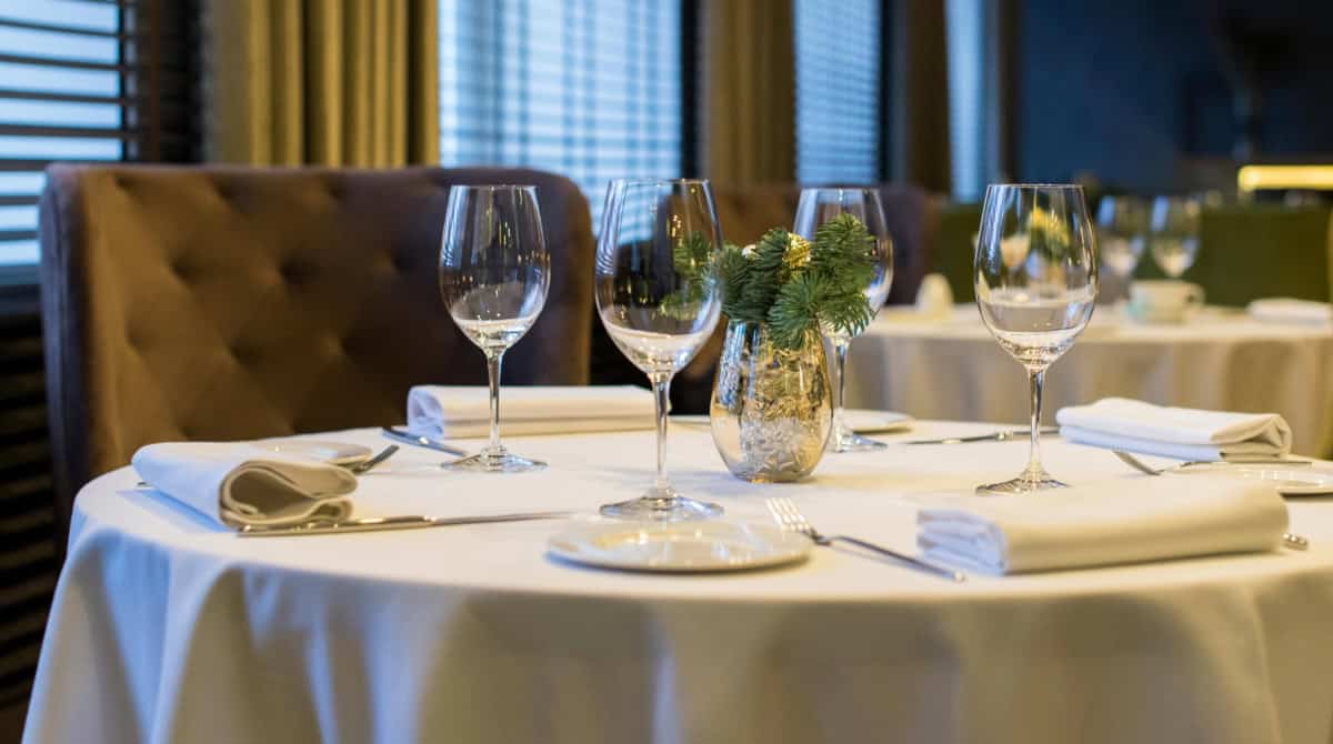 How Restaurants Appear in AI Travel Search and Local Discovery